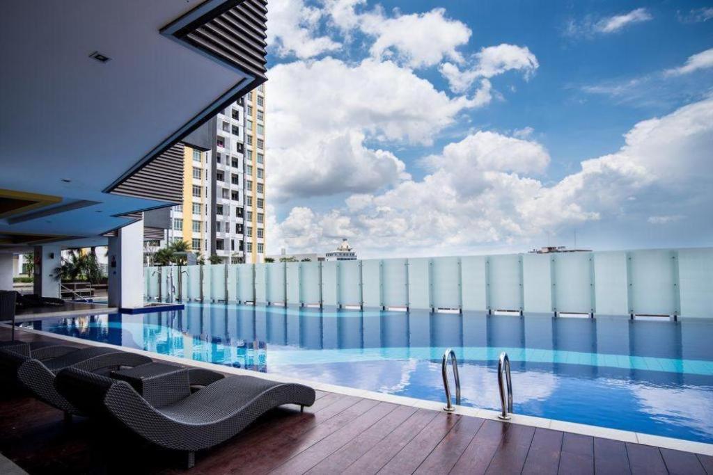 Apartment One Majestic - 3 Bedroom For Family Of 5 *